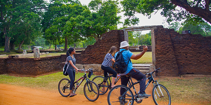 Top 6 cycling experiences in Sri Lanka