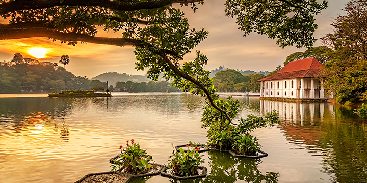 Temple of the Tooth, Kandy