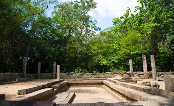 A visit to Ritigala Monastery - Anuradhapura -  Sri Lanka In Style